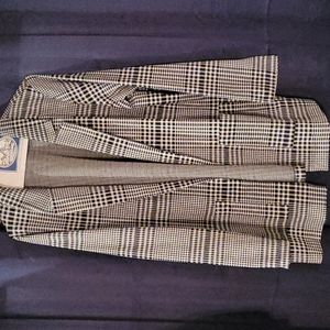 Black and White Plaid women's Blazer size M with front pockets